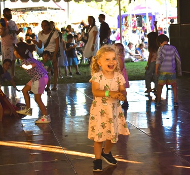 Little girl at the stage